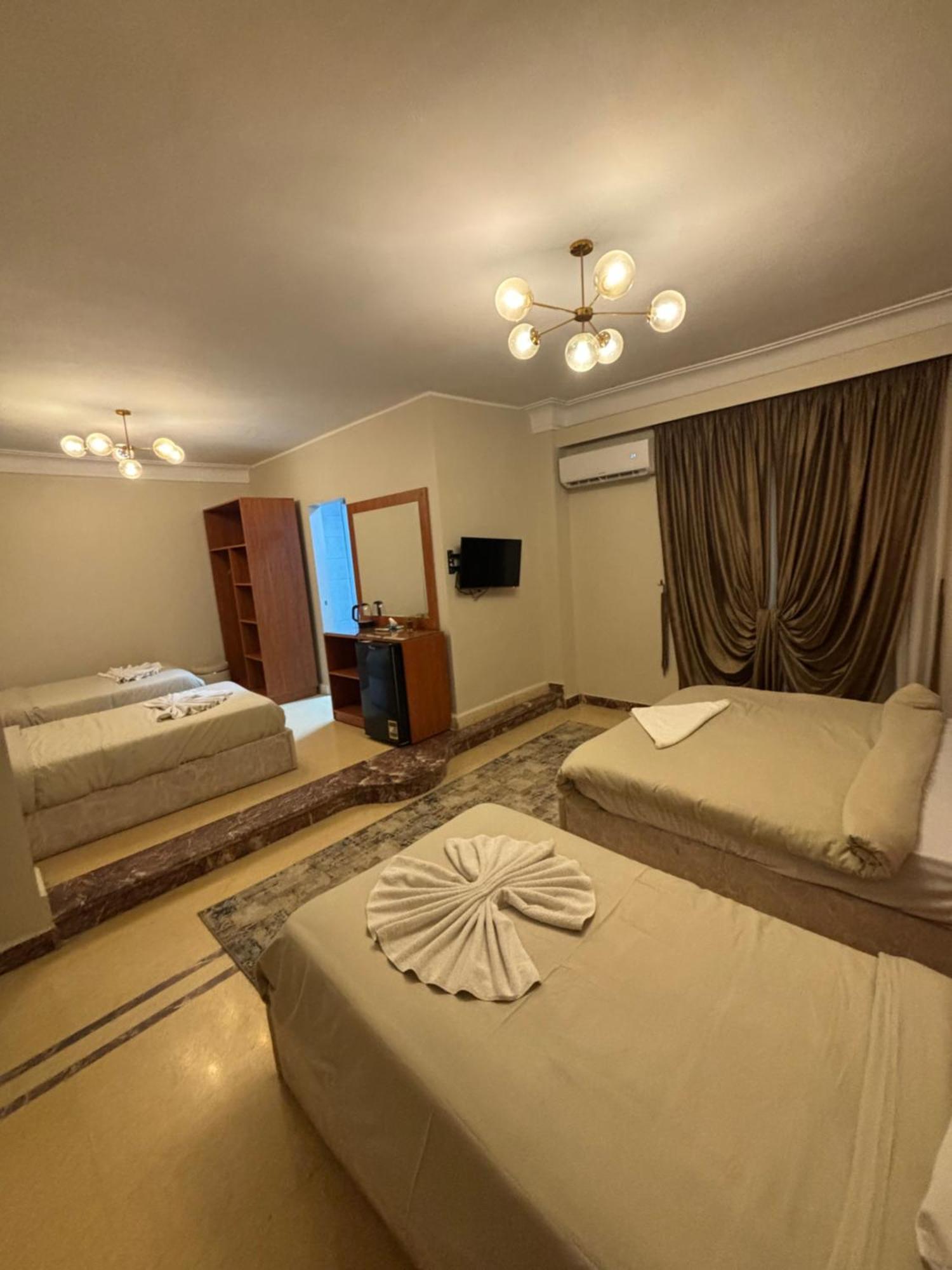 Solima Pyramids Inn Kafrat al Jabal Exterior photo