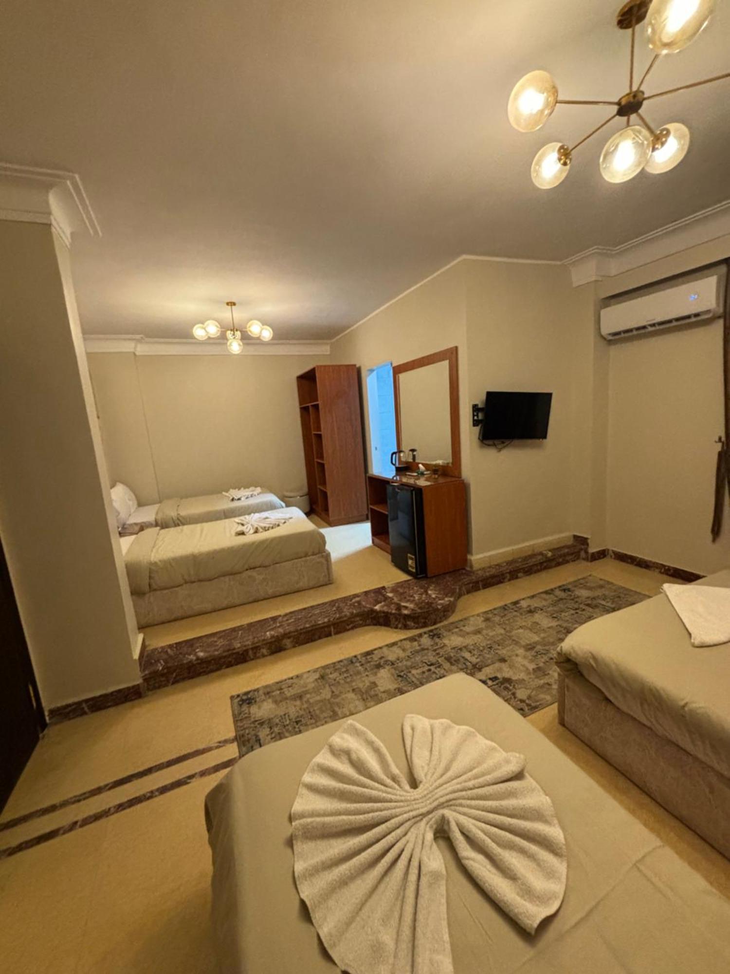 Solima Pyramids Inn Kafrat al Jabal Exterior photo