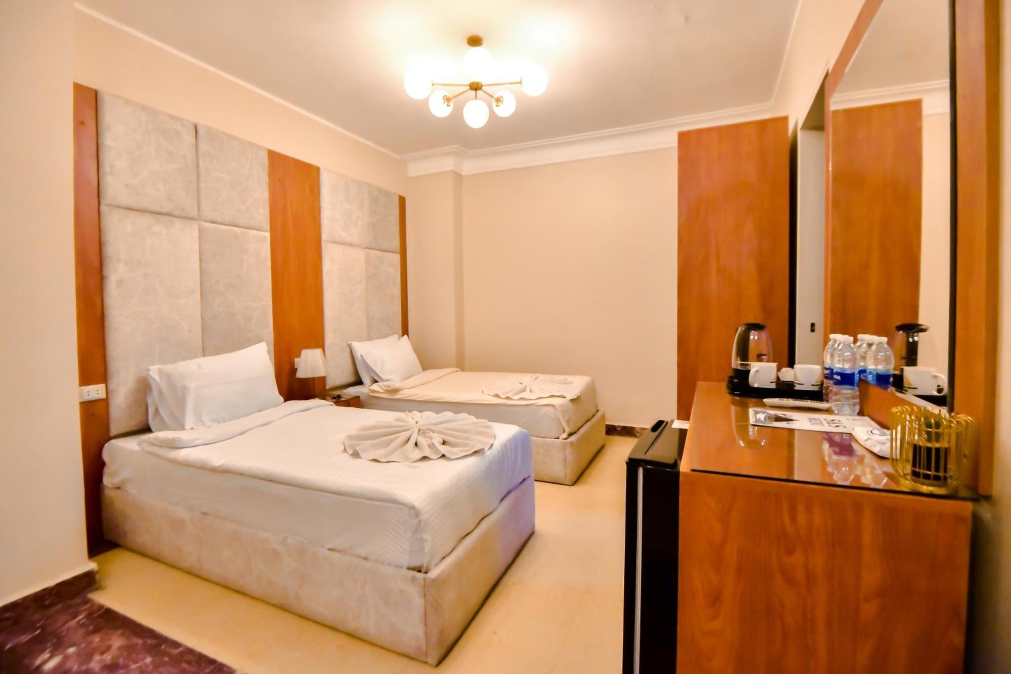 Solima Pyramids Inn Kafrat al Jabal Exterior photo